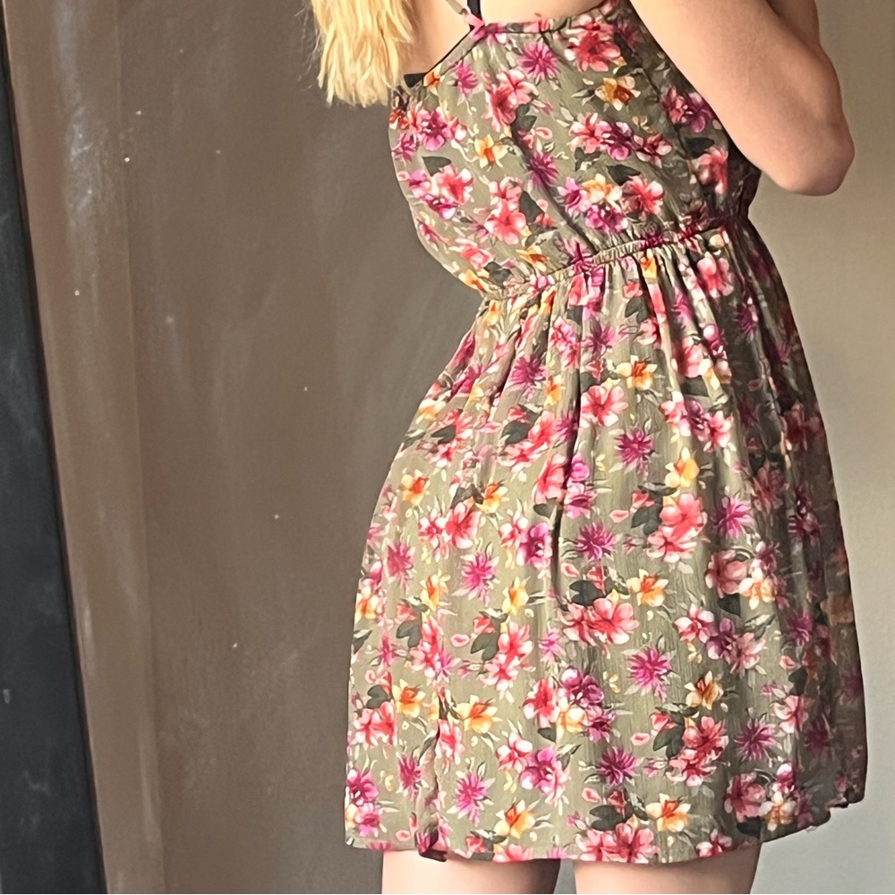 Small floral dress from Hollister